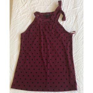 Polka dot halter neck stretch top.